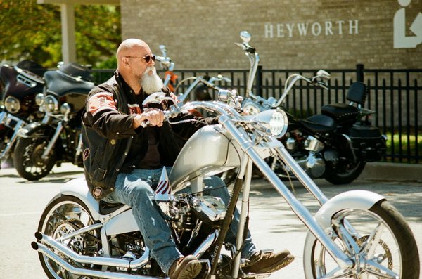 La Nécessité du Verre Sécurisé dans les Véhicules : Loi et Sécurité Routière